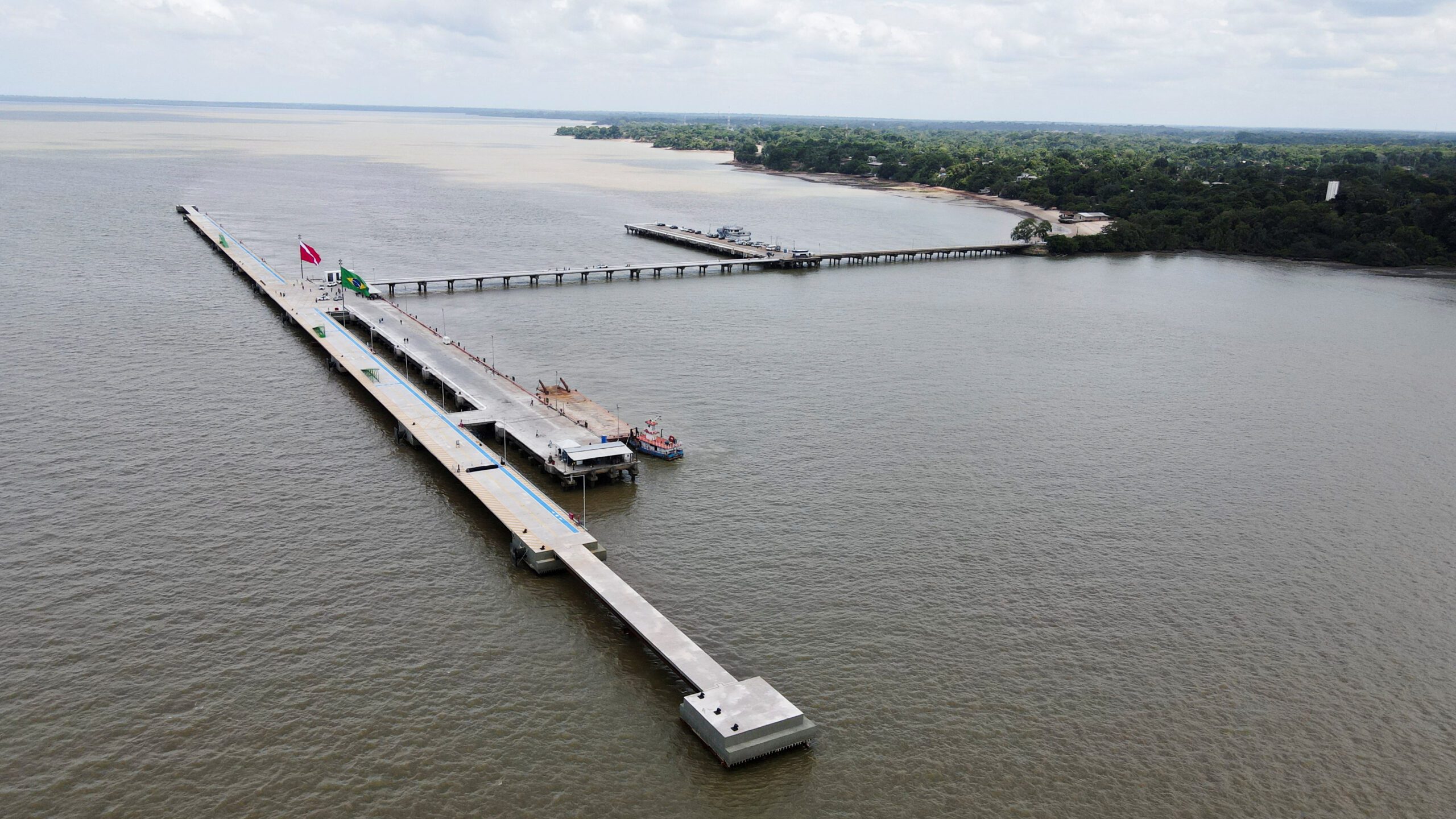 Brazilian President Lula inaugurates the redeveloped Port of Outeiro ahead of COP30
