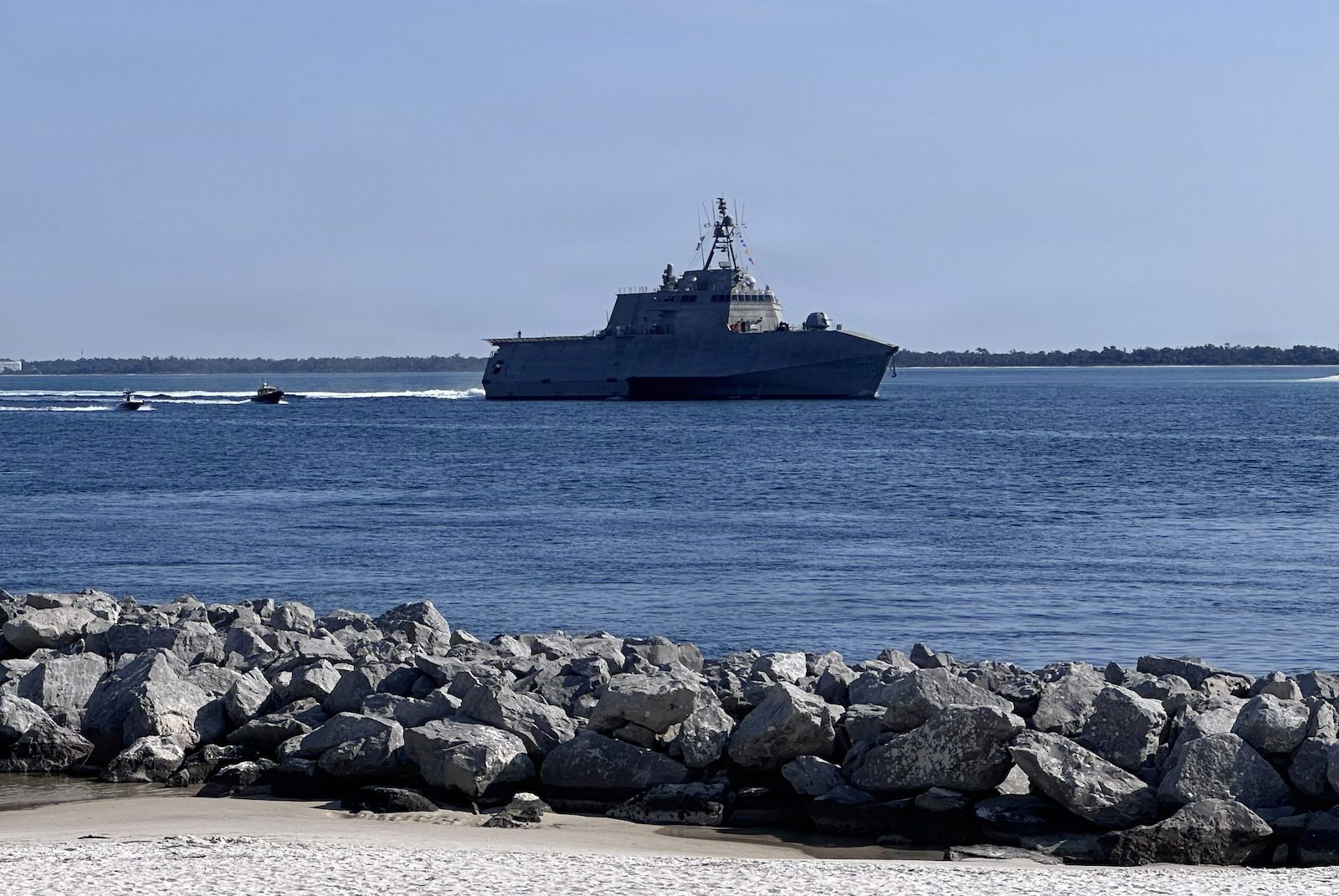 The USS Pierre (LCS 38) departs St. Andrew Bay Nov. 17, 2025, after commissioning in Panama City