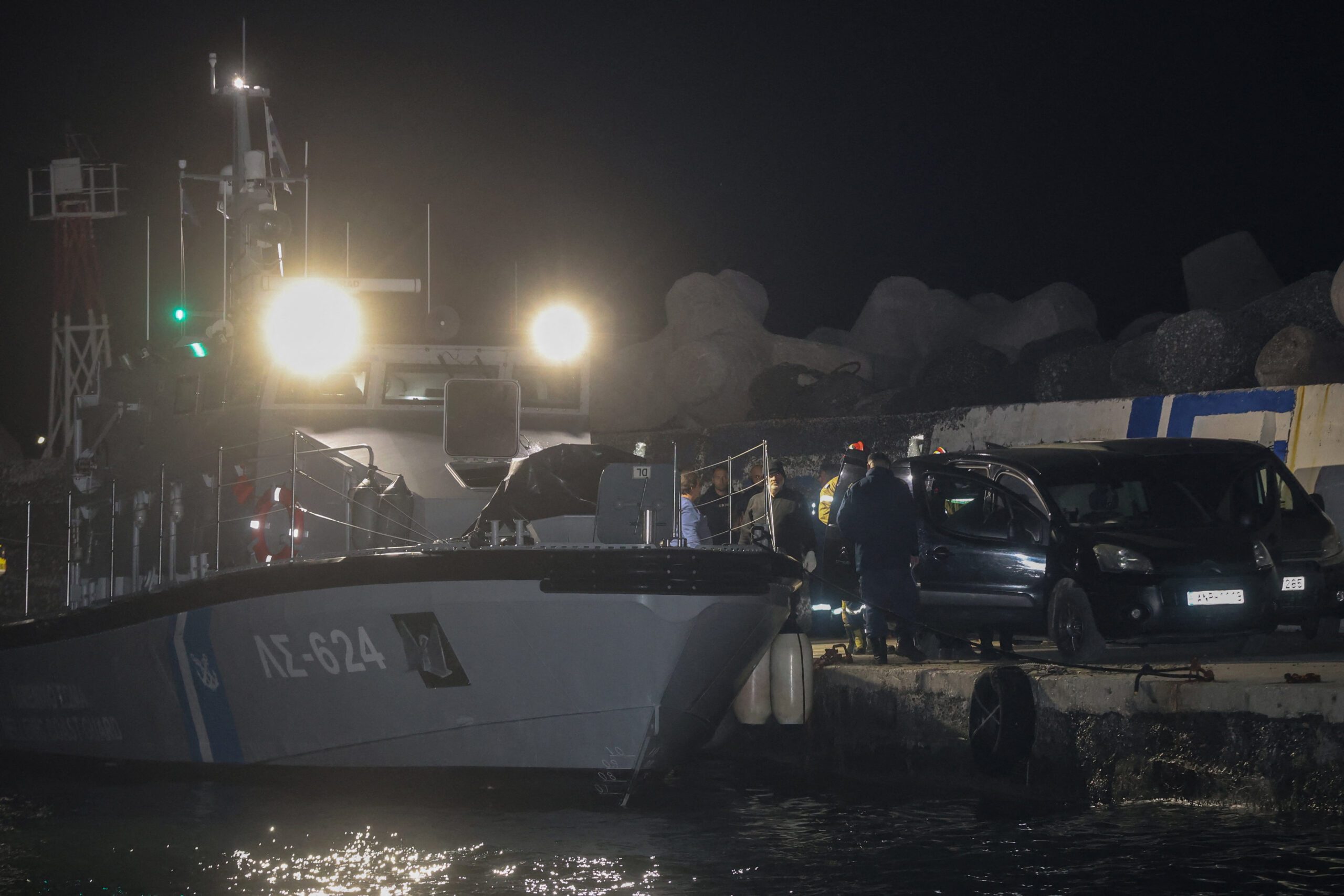 Migrant boat sinks off southern Greek island