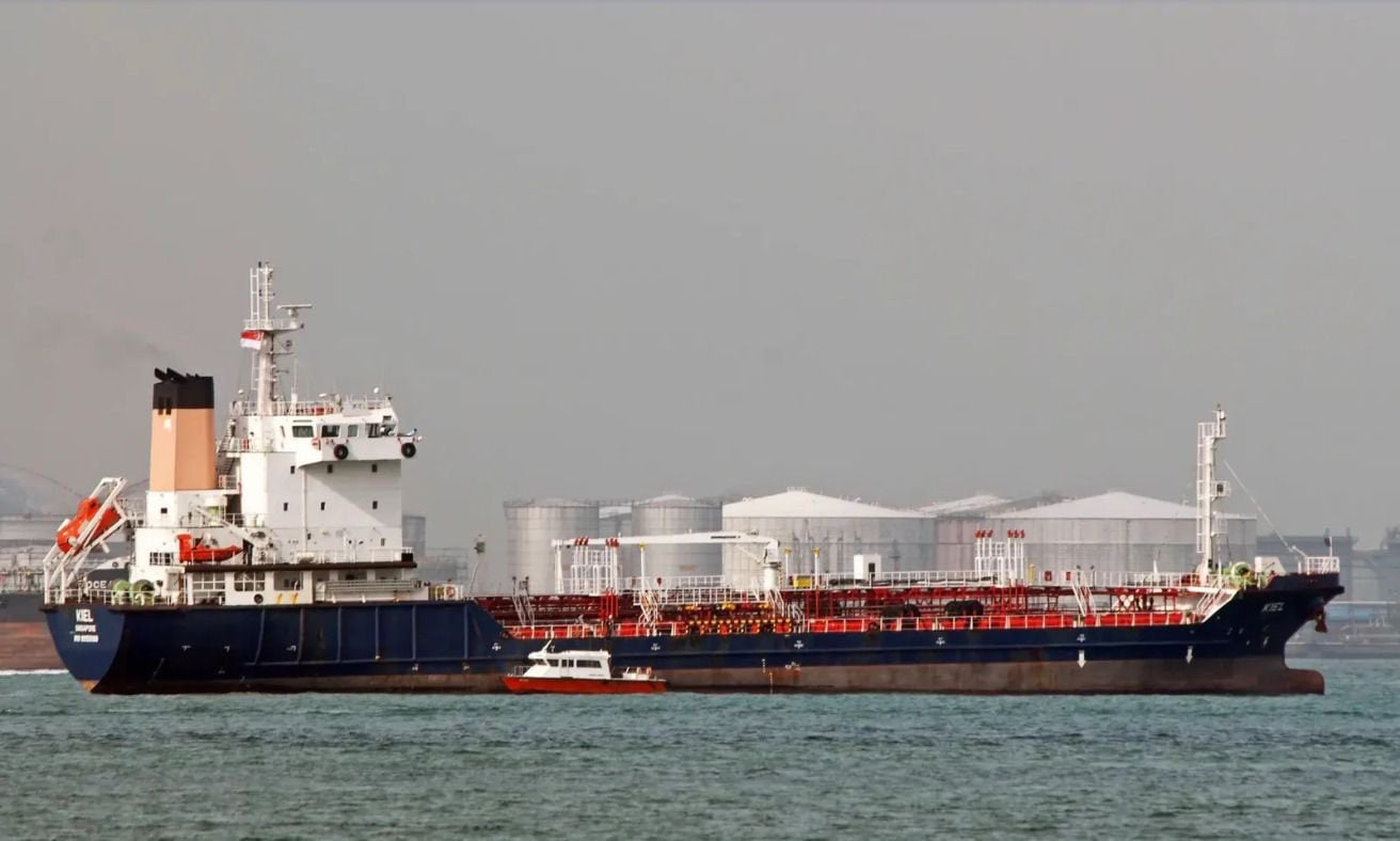 India’s Coast Guard Busts International Oil Smuggling Ring as Enforcement Pressure Mounts