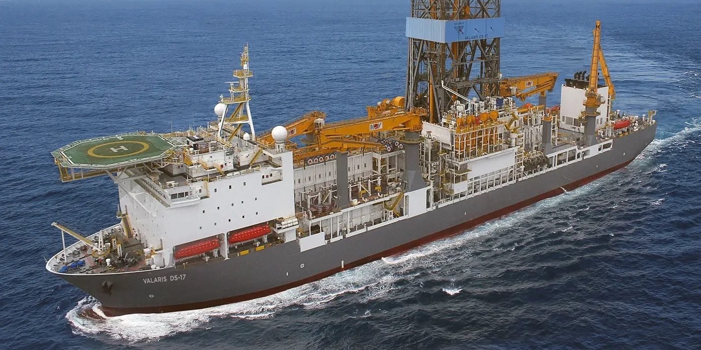Valaris DS?17 drillship underway