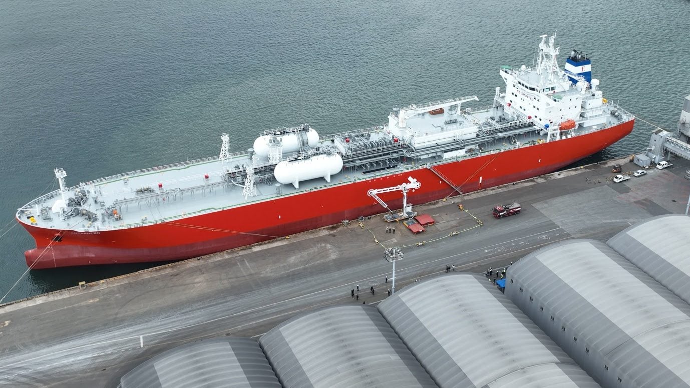 Port to ship ammonia bunkering at Ulsan port