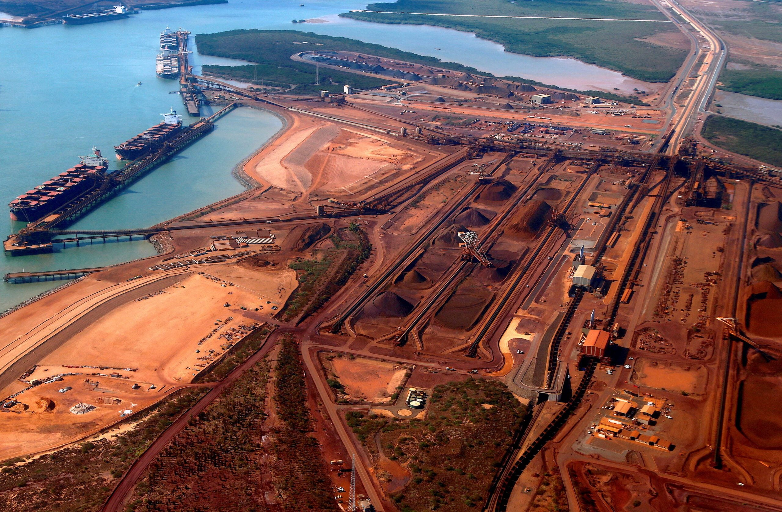 Australia's top export sectors face rising strike threats
