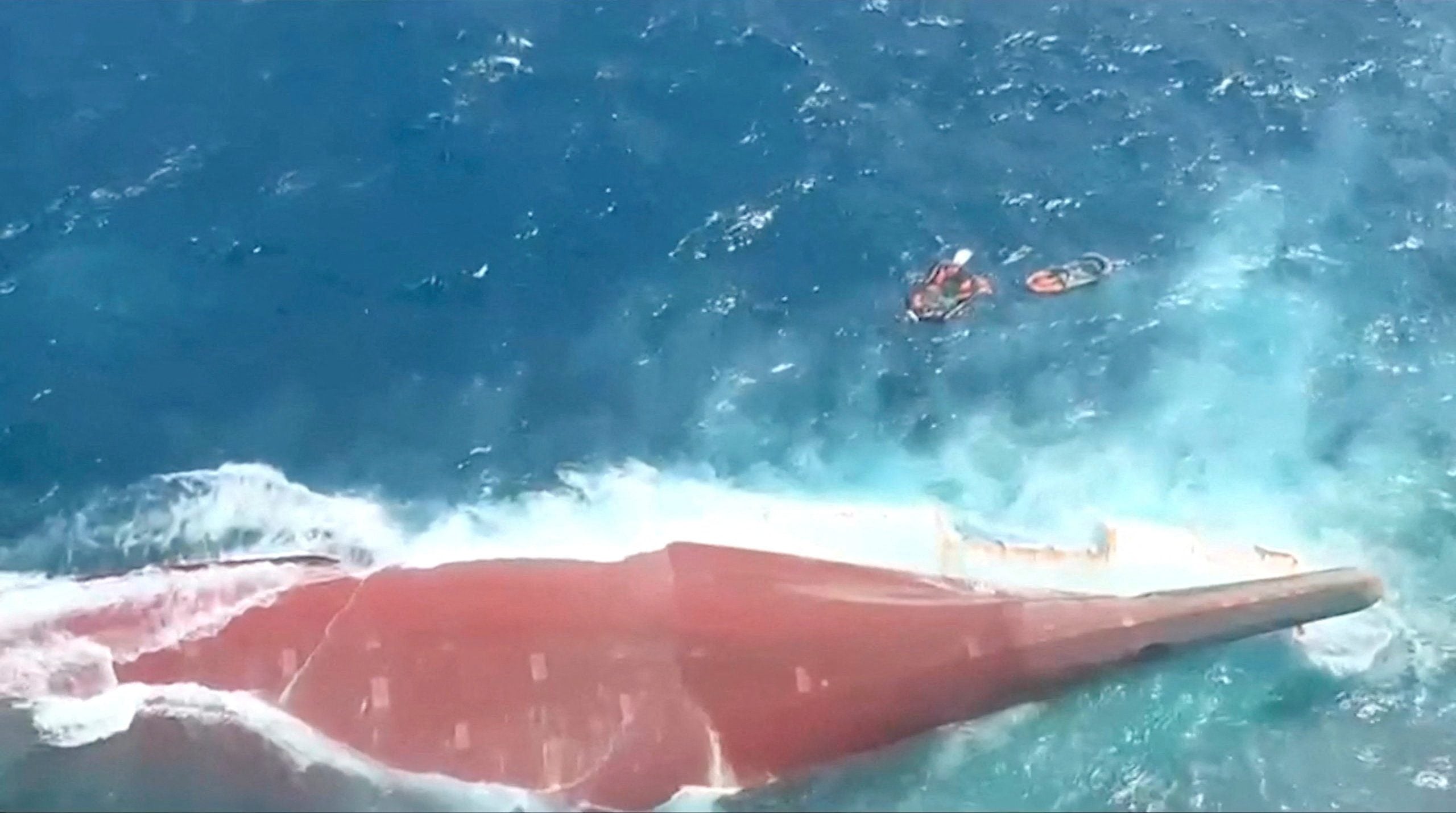 Indonesia Rescuers Battle Turbulent Seas in Search for 129 People After Passenger Ship Capsizes