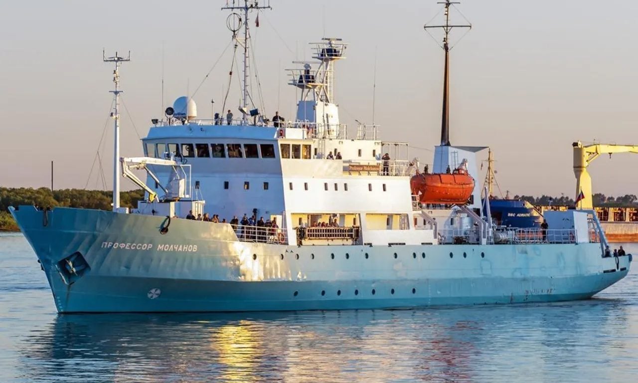 MV Professor Molchanov. arrives in port