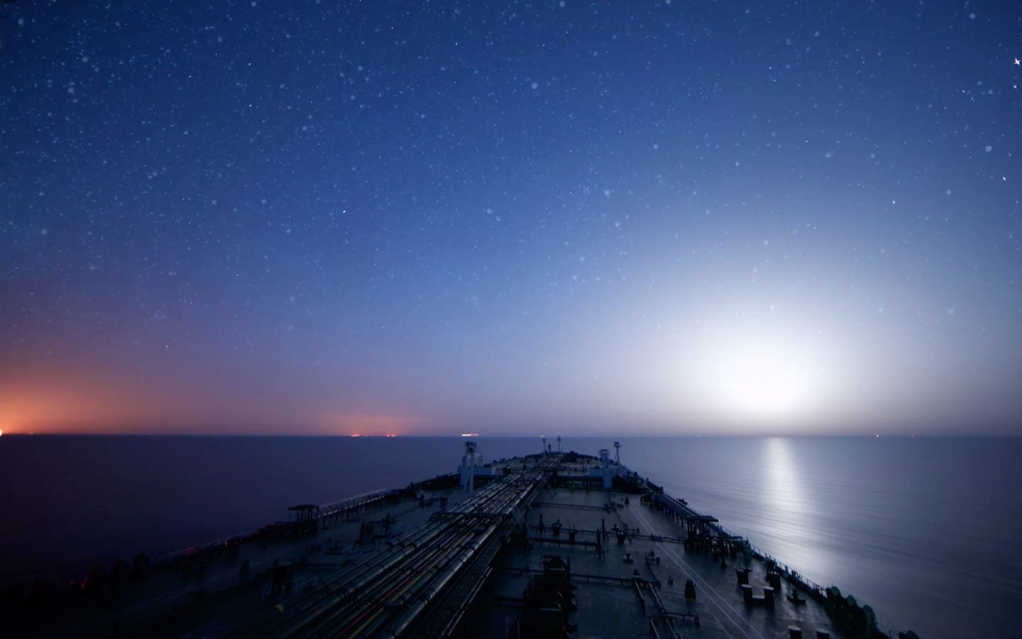 Saudi Tanker Giant Posts 10-Fold Profit Jump as Ship Rates Surge